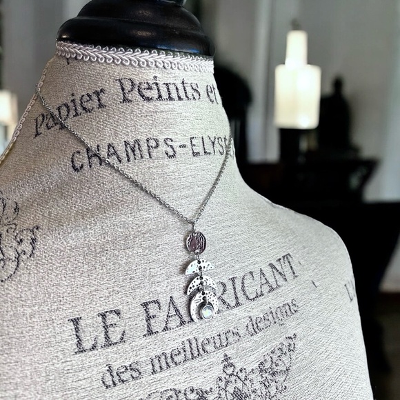 Silver toned Crescent Moon Phases Pendant Necklace Choker 15.5” - Picture 9 of 17